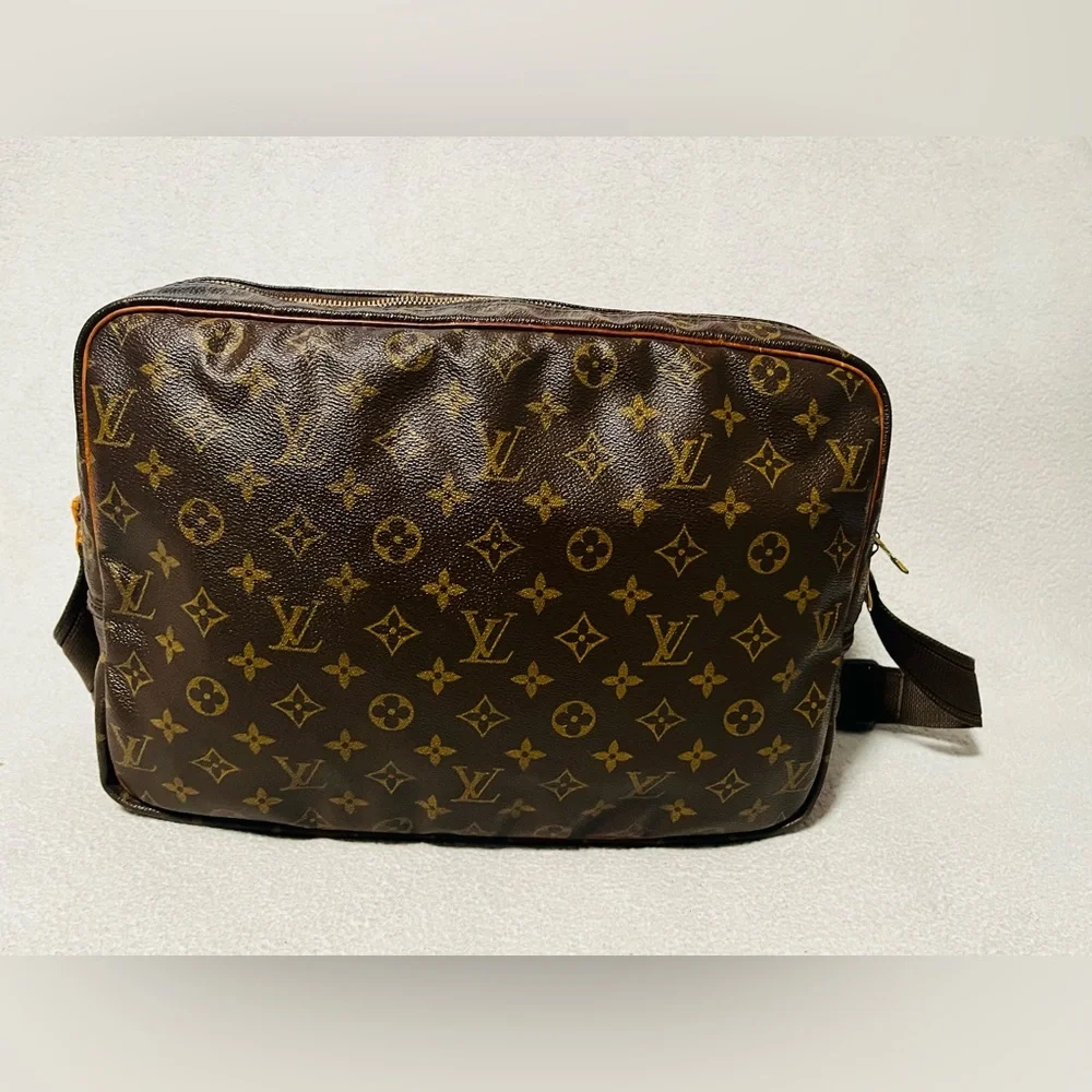 LOUIS VUITTON Monogram Reporter GM Crossbody Shoulder Bag - Picture 6 of 16